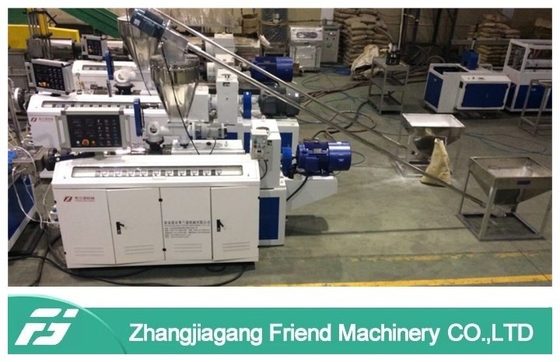 Good price TUV de Samengestelde Wpc Extruder Op hoge temperatuur van de Profielmachine online