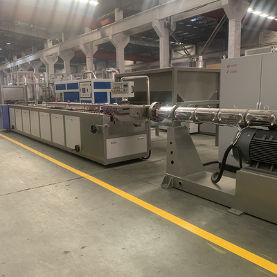 Goede prijs. Van de het Vensterdeur van pvc UPVC WPC van de het Profielproductie de Dubbele Schroef online