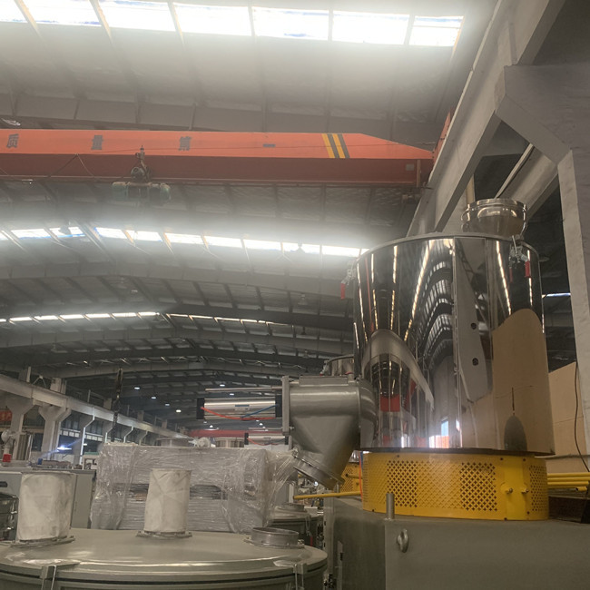 De verwarmende het Koelen Verticale capaciteit van de de Mixermachine 200kg/h van pvc 2