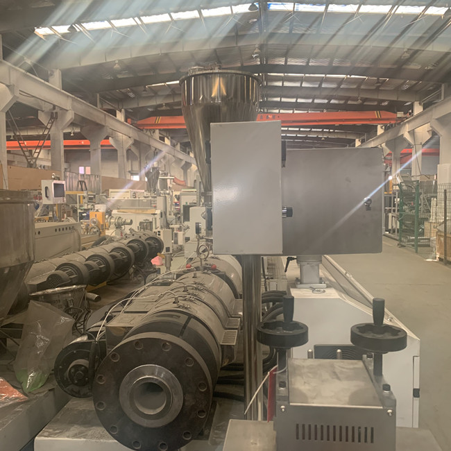400kg/H de kegel Tweelinglijn van de Schroef Plastic Uitdrijving 3