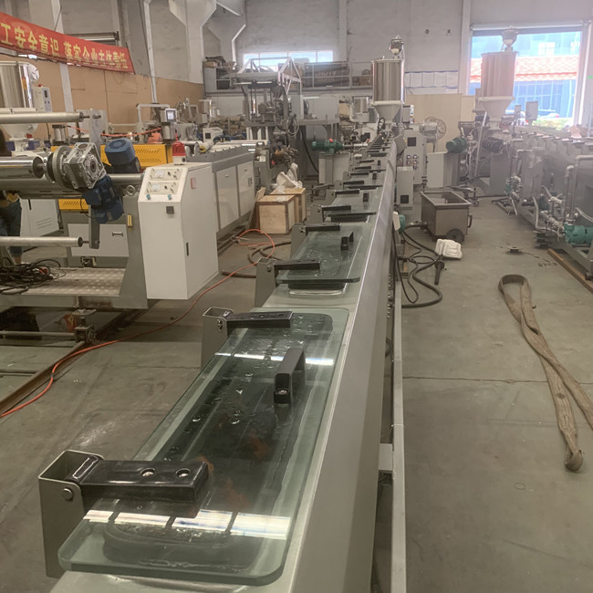 1600mm Plastic Pijpproductielijn voor Drainagesysteem 1