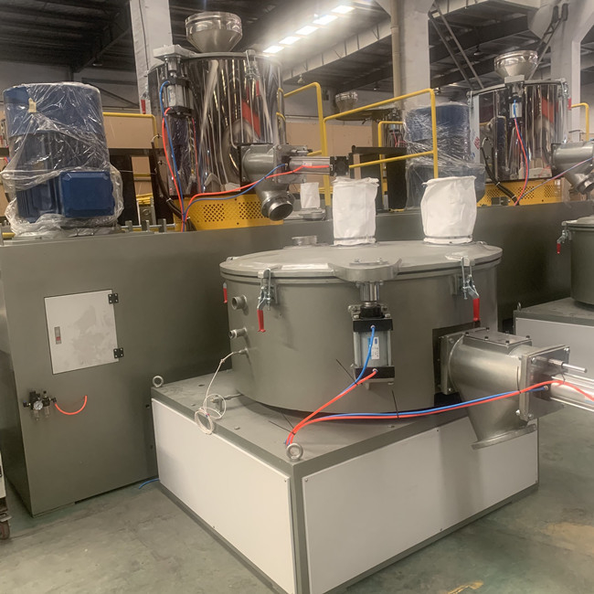 Compacte de Machineplc van de Structuur900kg/h Plastic Mixer Controle 4
