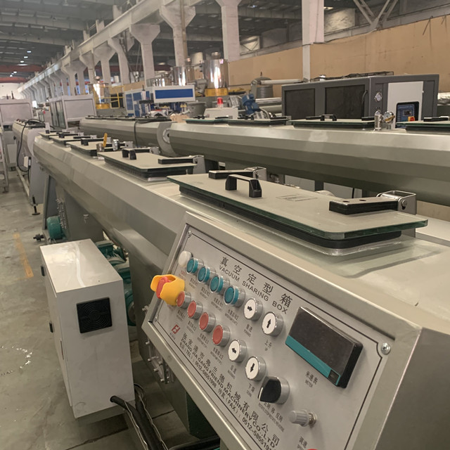 PLC 630mm PPR-de Productielijn van de Polyethyleenpijp het Vacuüm Vormen zich 2