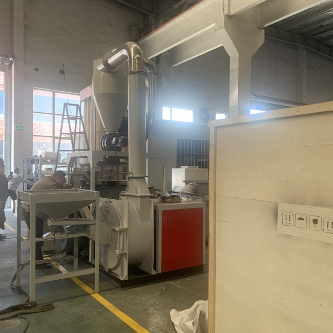 Pp-PE van pvc Industriële Pulverizer Machine300kg/h Hoge Productie 3